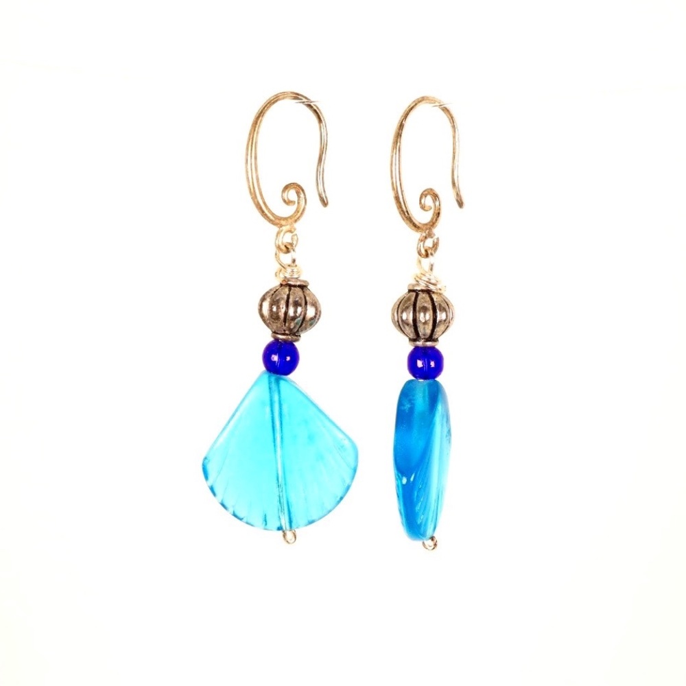 Marine Blue Clam Shell Shaped Earrings